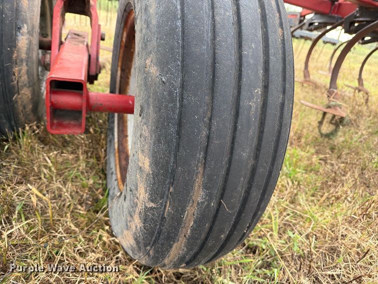 image for item EX4334 Case 5800/4300 field cultivator