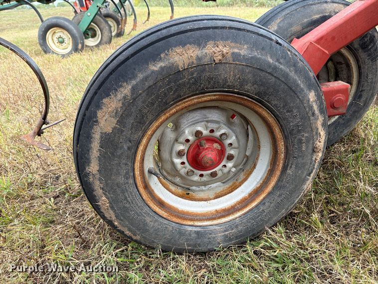 image for item EX4334 Case 5800/4300 field cultivator