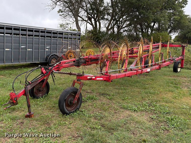 Rossi RTVH hay rake