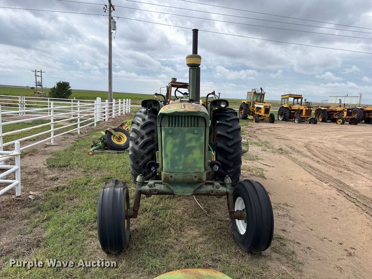 image for item FB6951 John Deere tractor