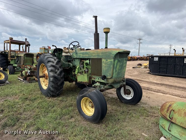 image for item FB6951 John Deere tractor