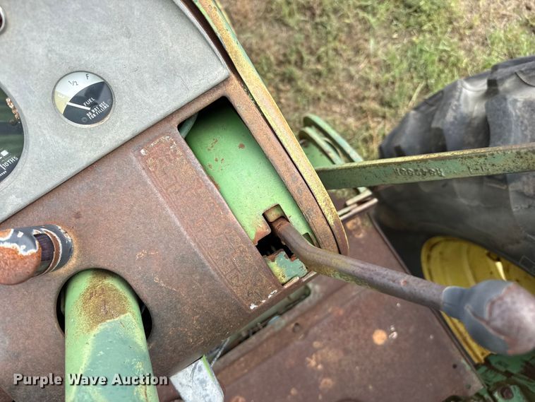 image for item FB6951 John Deere tractor