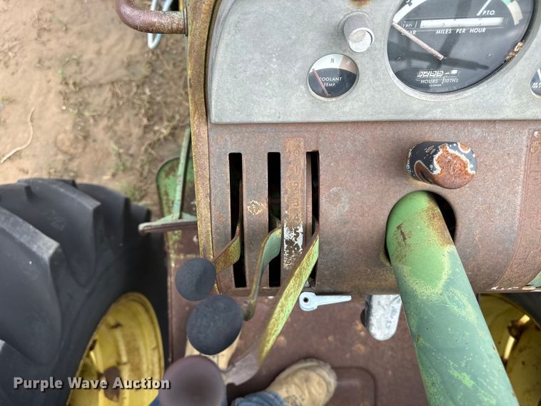 image for item FB6951 John Deere tractor