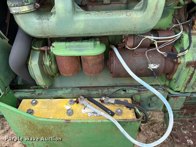 image for item FB6951 John Deere tractor