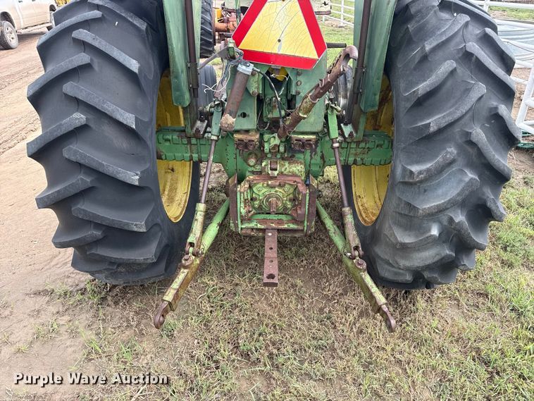 image for item FB6951 John Deere tractor