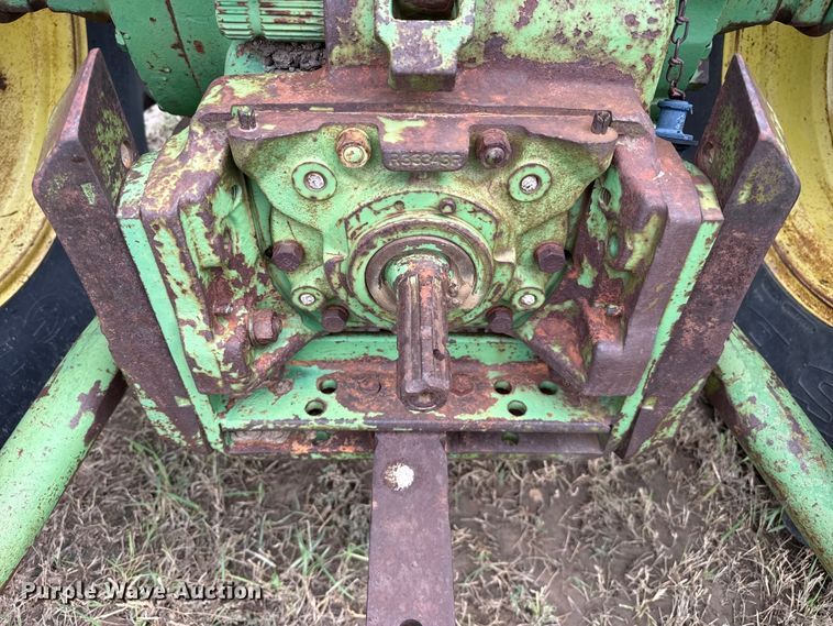 image for item FB6951 John Deere tractor