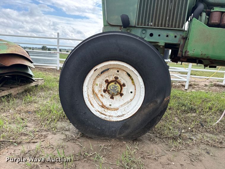 image for item FB6951 John Deere tractor