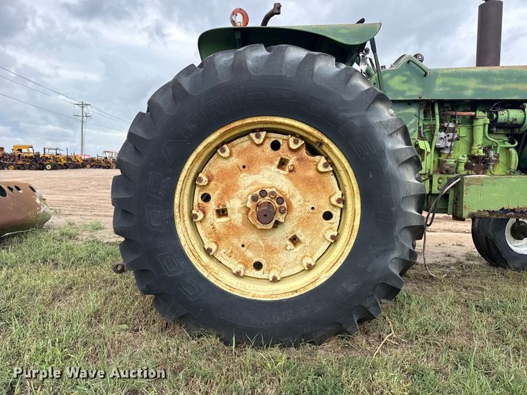 image for item FB6951 John Deere tractor