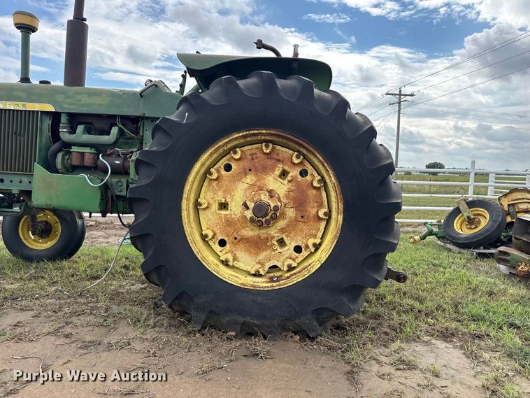 image for item FB6951 John Deere tractor