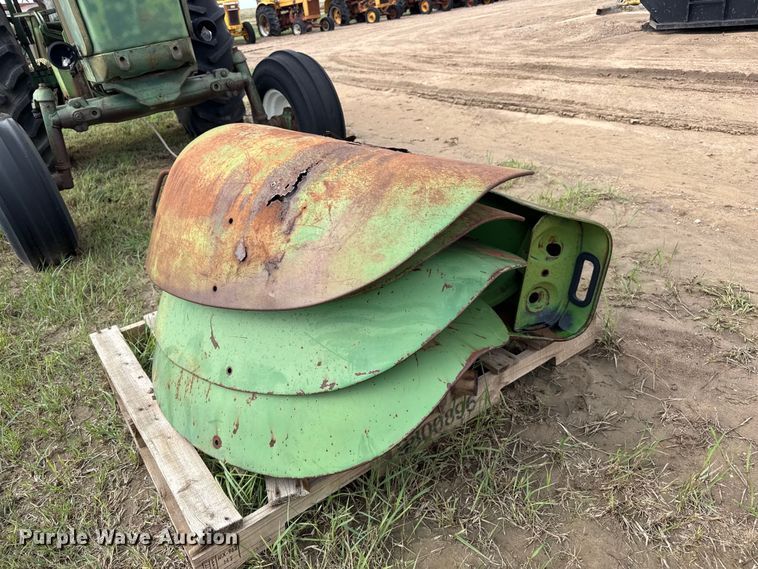 image for item FB6952 (6) John Deere fenders