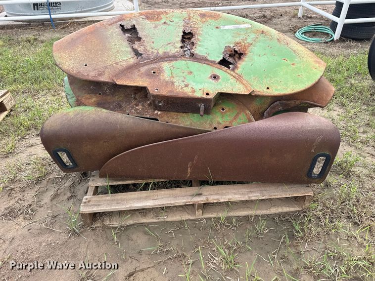 image for item FB6952 (6) John Deere fenders