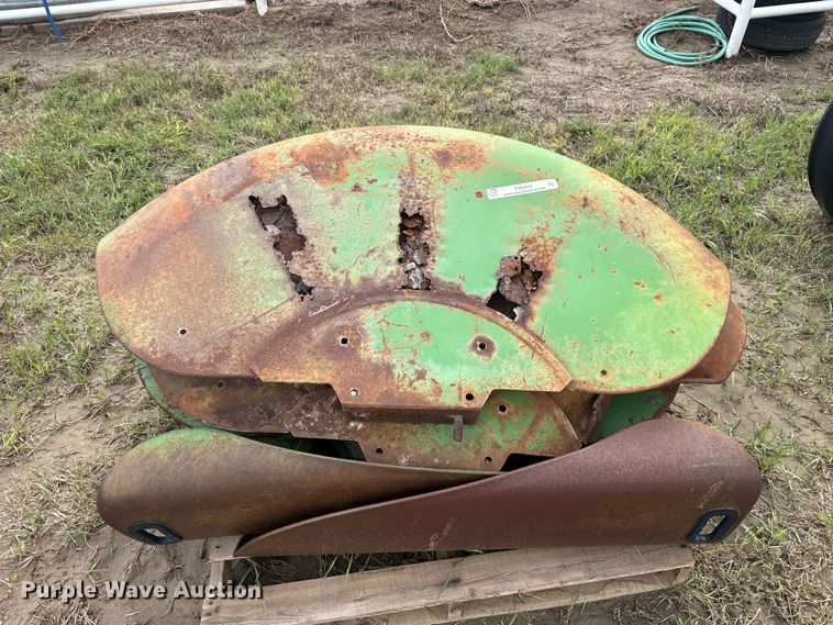 image for item FB6952 (6) John Deere fenders