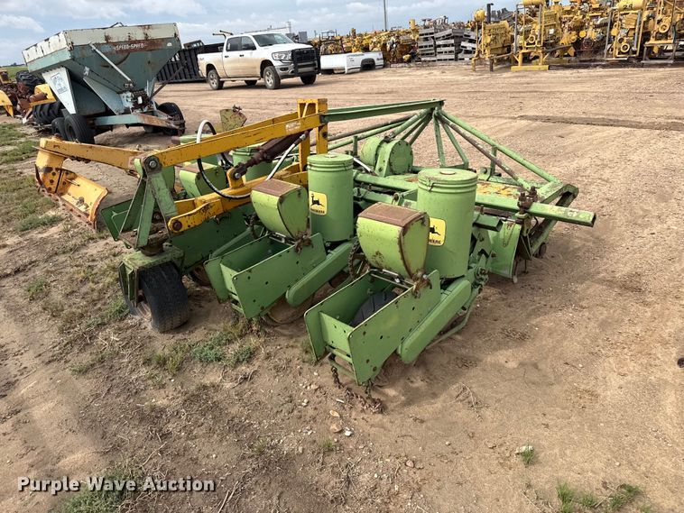 image for item FB6956 John Deere planter