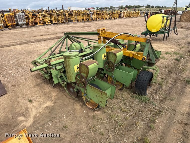 image for item FB6956 John Deere planter