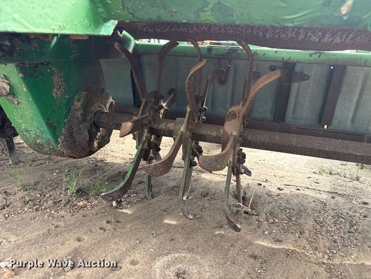 image for item FB6956 John Deere planter