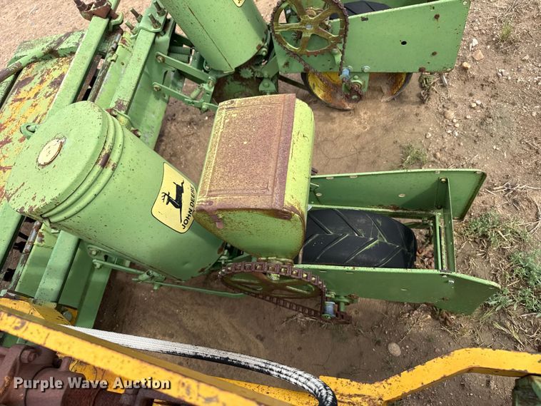image for item FB6956 John Deere planter