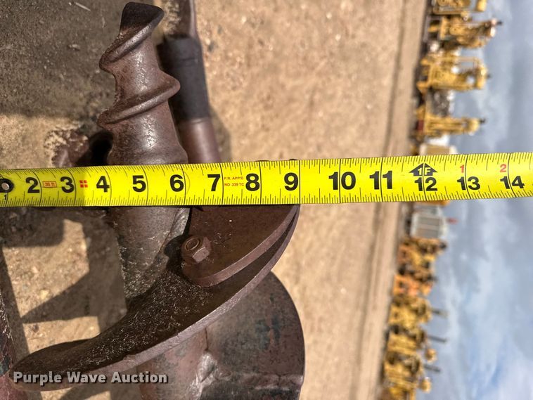image for item FB6957 Auger