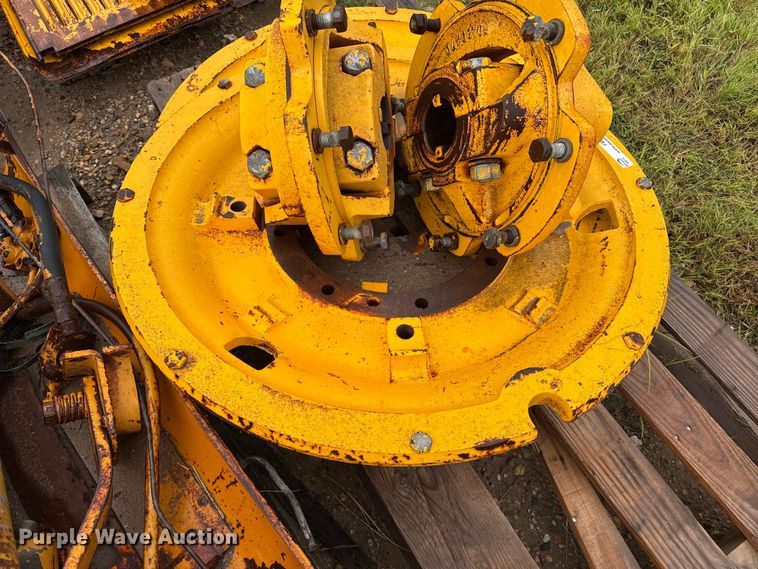 image for item FB6959 Minneapolis Moline hubs and inner wheels
