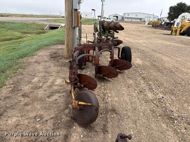 image for item FB6961 Moline plow