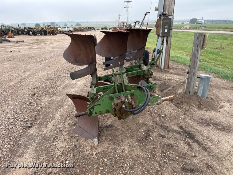 image for item FB6962 John Deere plow