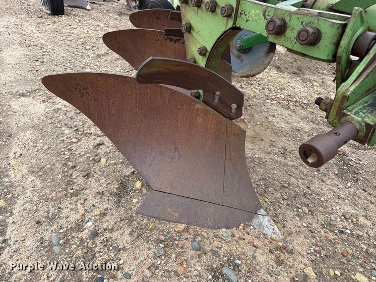 image for item FB6962 John Deere plow