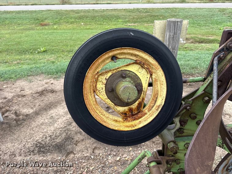 image for item FB6962 John Deere plow