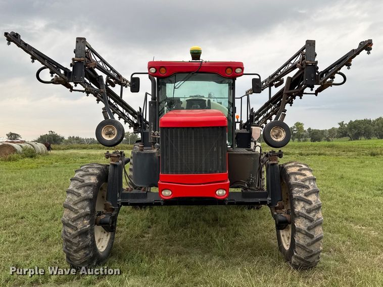 image for item FB6963 2004 Apache AS850 sprayer