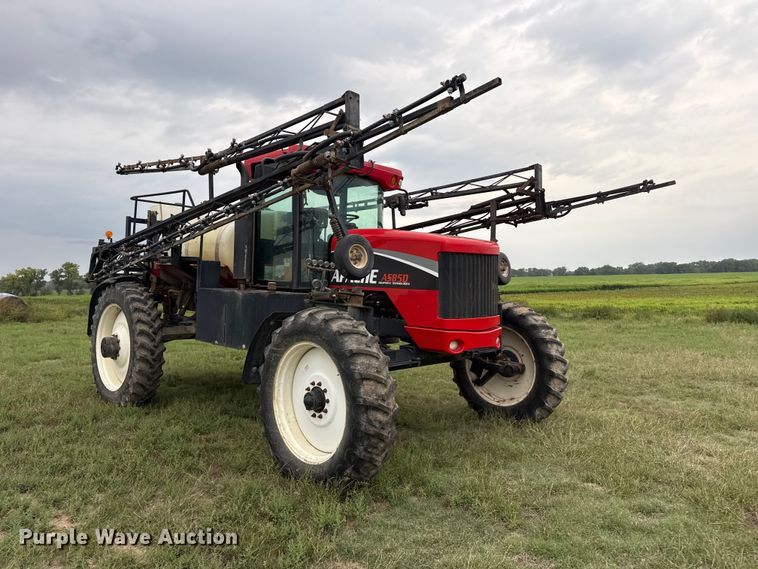 image for item FB6963 2004 Apache AS850 sprayer