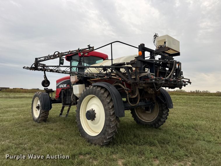 image for item FB6963 2004 Apache AS850 sprayer