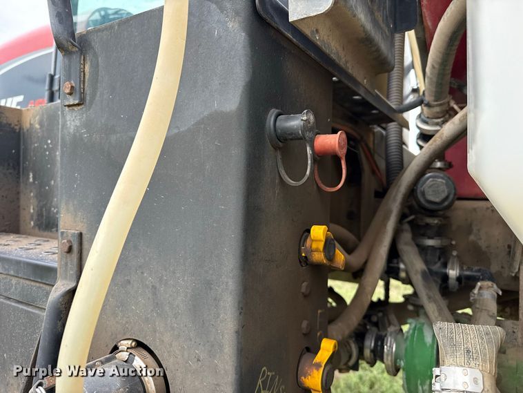 image for item FB6963 2004 Apache AS850 sprayer