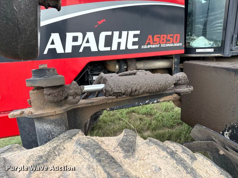 image for item FB6963 2004 Apache AS850 sprayer