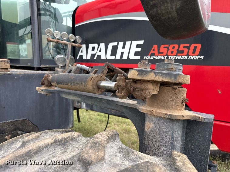 image for item FB6963 2004 Apache AS850 sprayer