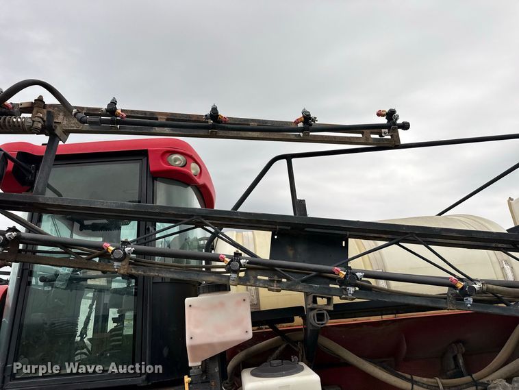 image for item FB6963 2004 Apache AS850 sprayer