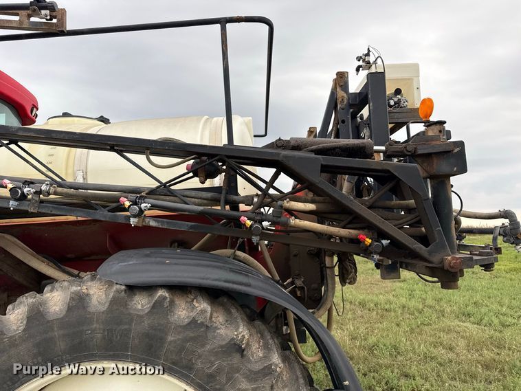 image for item FB6963 2004 Apache AS850 sprayer