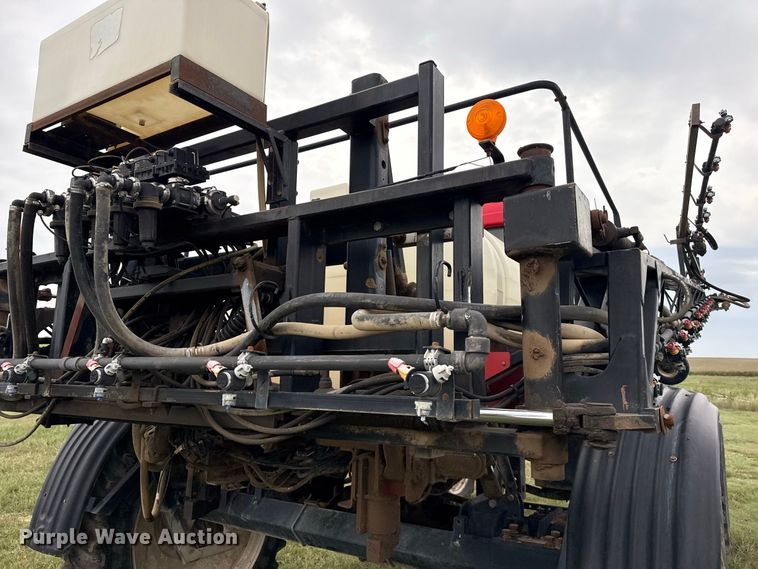 image for item FB6963 2004 Apache AS850 sprayer