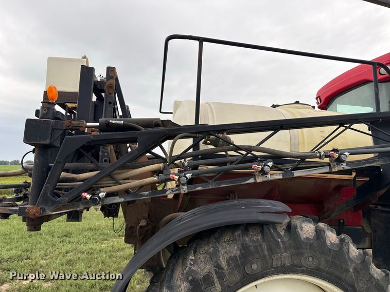 image for item FB6963 2004 Apache AS850 sprayer