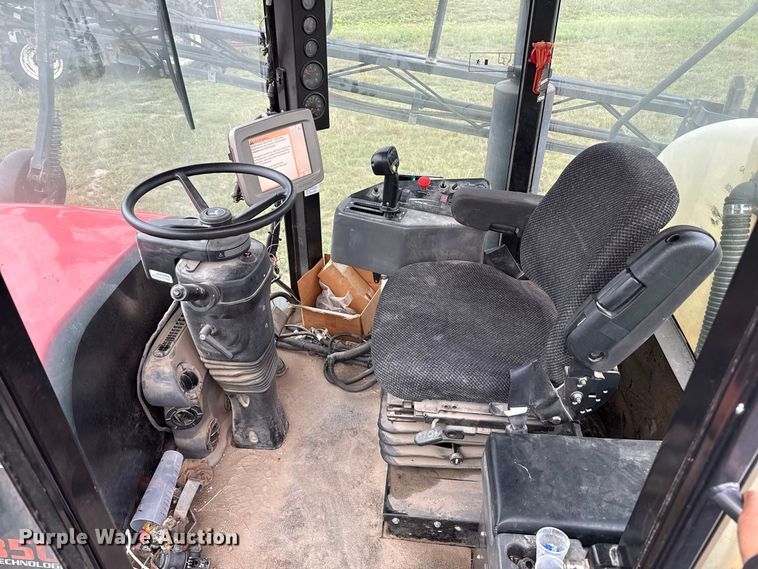 image for item FB6963 2004 Apache AS850 sprayer