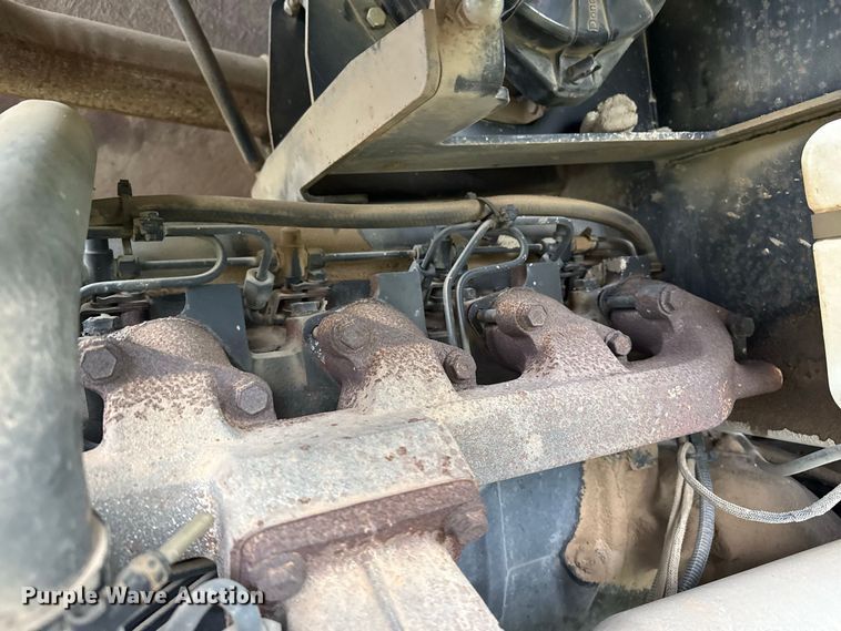 image for item FB6963 2004 Apache AS850 sprayer