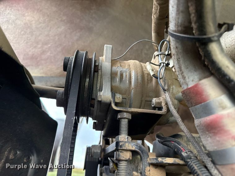 image for item FB6963 2004 Apache AS850 sprayer