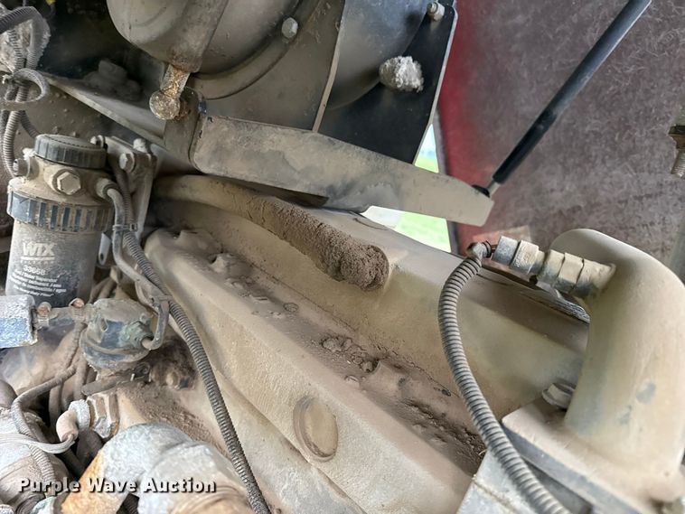 image for item FB6963 2004 Apache AS850 sprayer