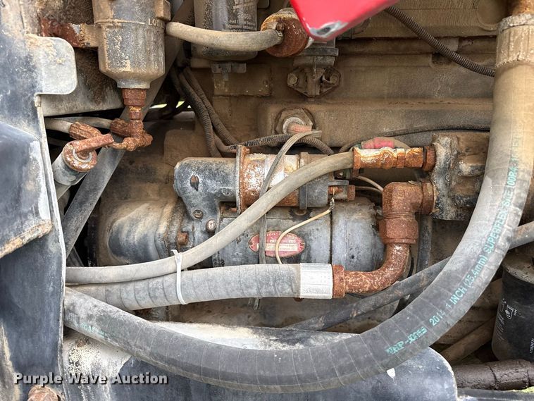image for item FB6963 2004 Apache AS850 sprayer