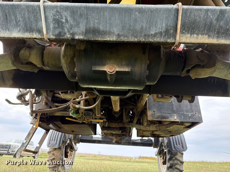 image for item FB6963 2004 Apache AS850 sprayer