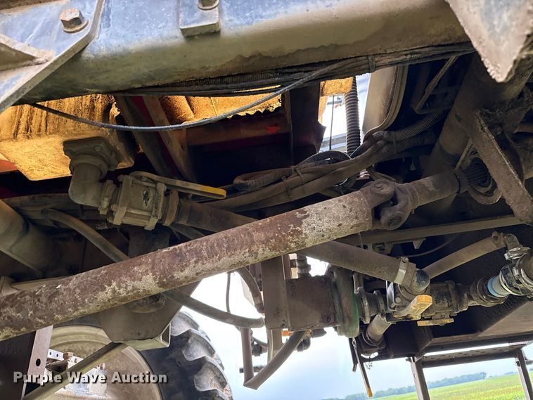 image for item FB6963 2004 Apache AS850 sprayer