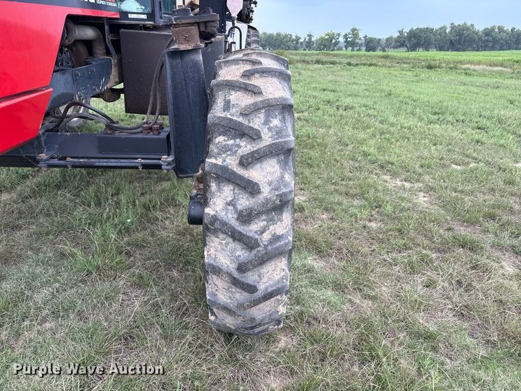 image for item FB6963 2004 Apache AS850 sprayer