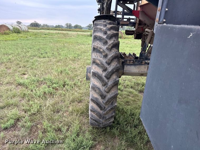 image for item FB6963 2004 Apache AS850 sprayer