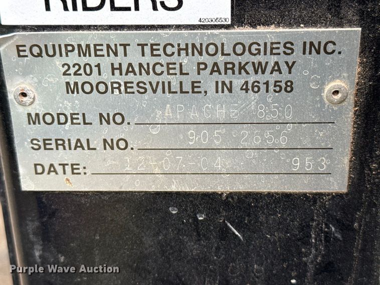 image for item FB6963 2004 Apache AS850 sprayer