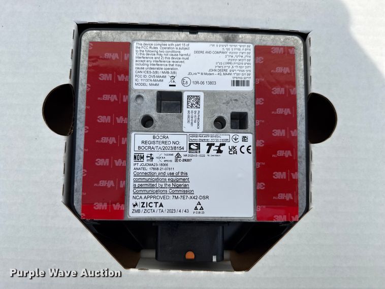 image for item FB8969 John Deere  GPS equipment