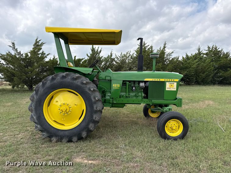 image for item FB8971 1962 John Deere 4010 tractor