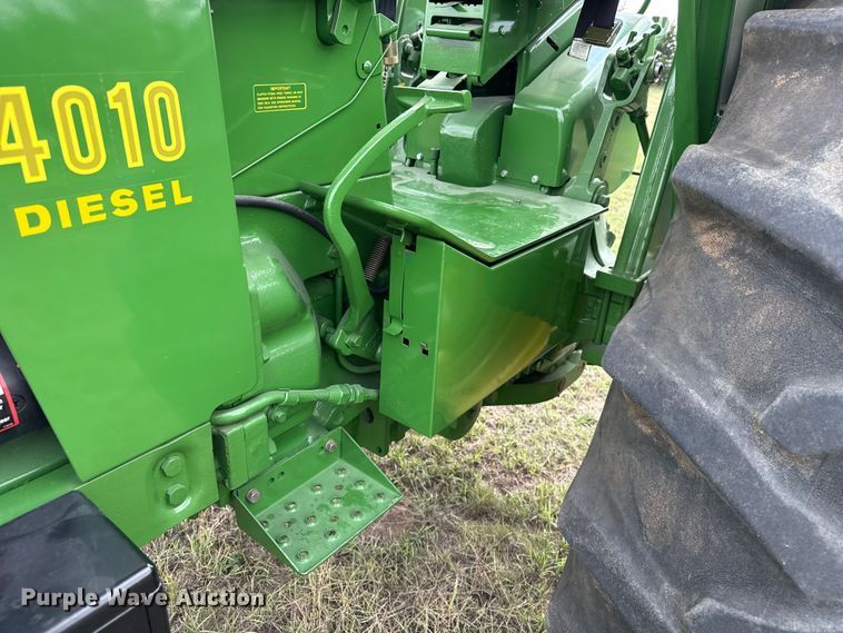 image for item FB8971 1962 John Deere 4010 tractor