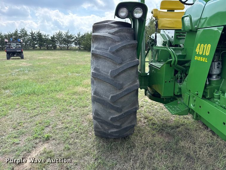 image for item FB8971 1962 John Deere 4010 tractor